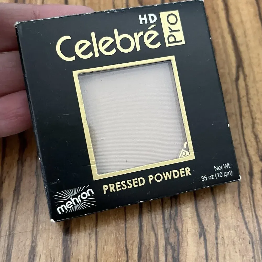 Mehron Celebré Pro-HD Pressed Powder Foundation Light 3